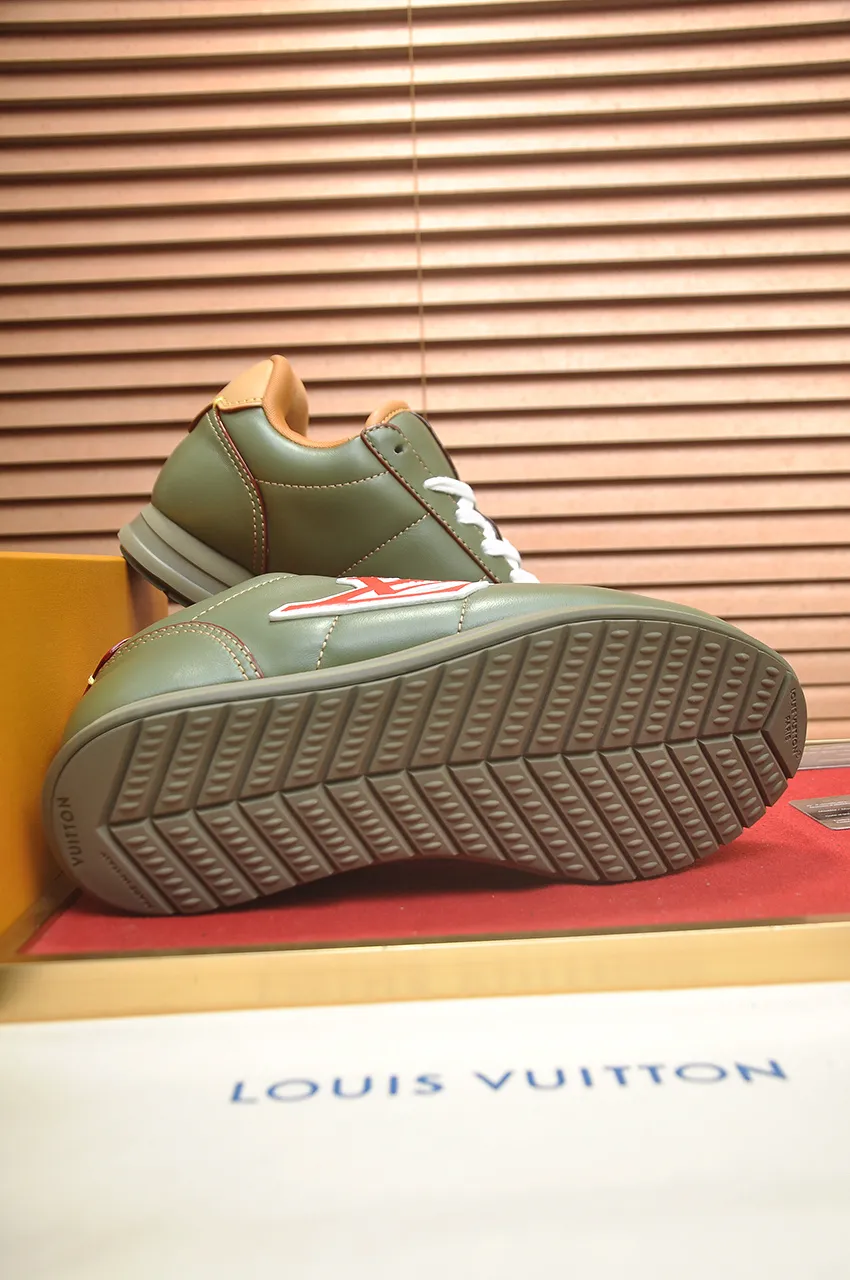 Men's men's shoes 💰700💶[LOUIS VUITTON] new original order 🍀LV Louis Vuitton * - top version of LV classic trendy shoes! Made of imported original fabrics, mesh lining, and original wear-resistant rubber foam outsole! High quality products! Size (female 35-40)
